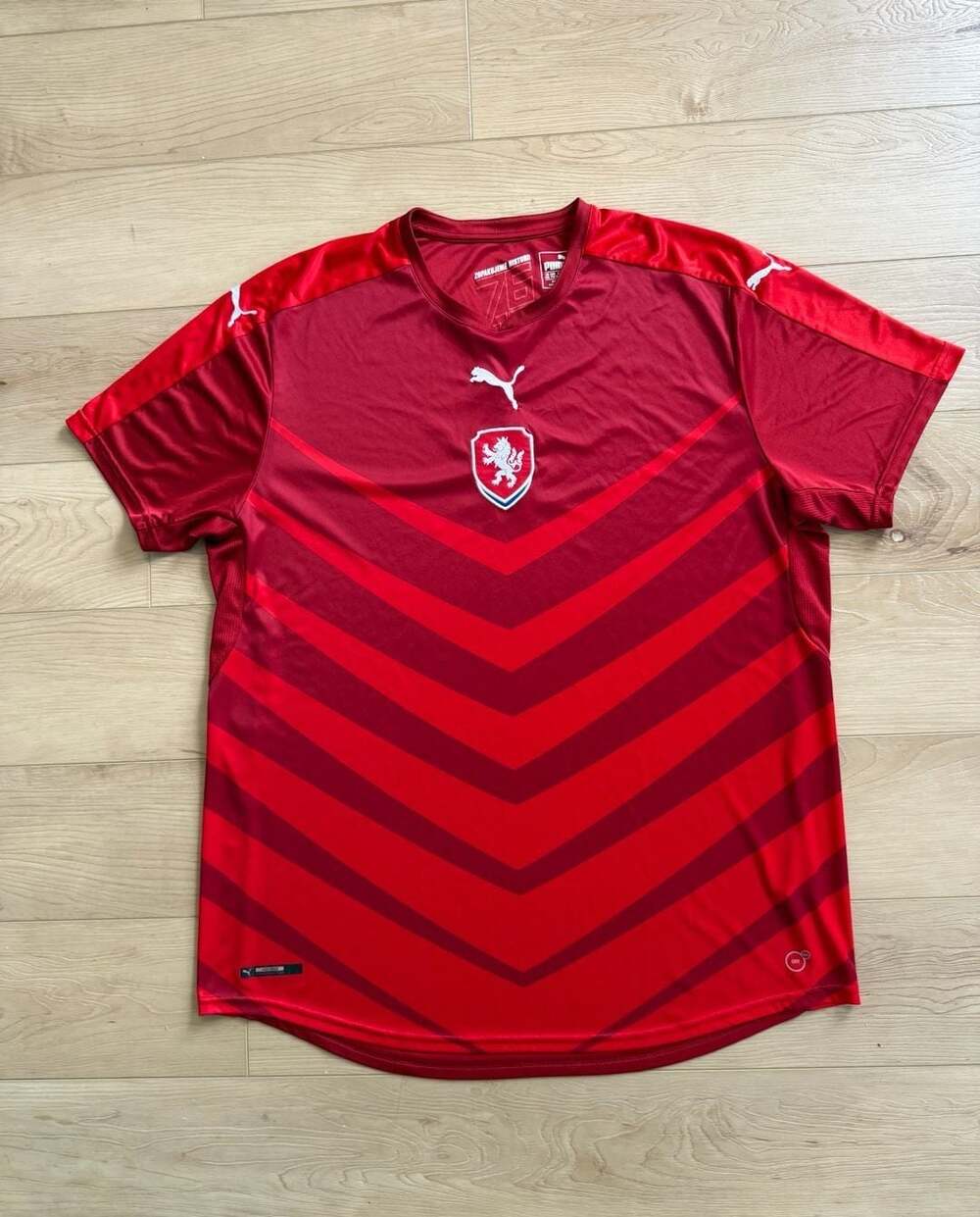 Puma Czech Republic Men's Home Replica Shirt Jersey 2017/2018 Size Small NWT